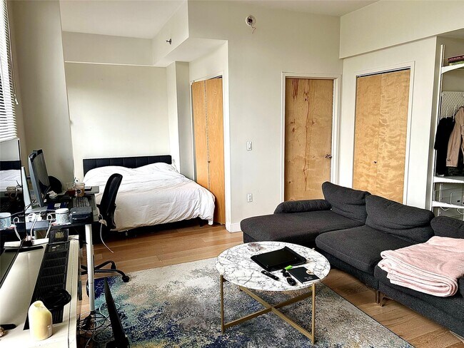 1595 Lexington Ave in New York, NY - Building Photo - Building Photo