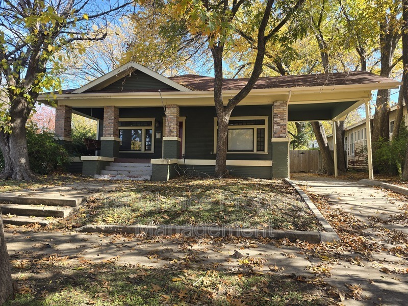 2001 Hurley Ave in Fort Worth, TX - Building Photo