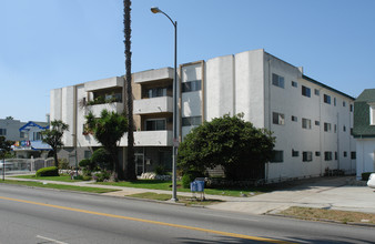 Wilton Place Apartments in Los Angeles, CA - Building Photo - Building Photo