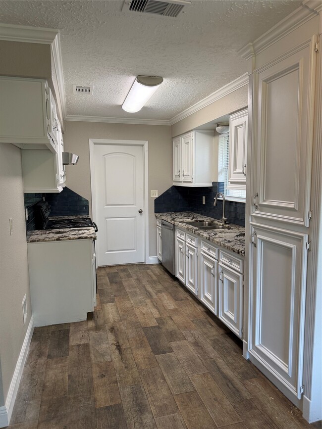 10126 Fernstone Ln in Houston, TX - Building Photo - Building Photo