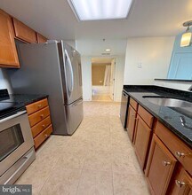 11800 Sunset Hills Rd in Reston, VA - Building Photo - Building Photo
