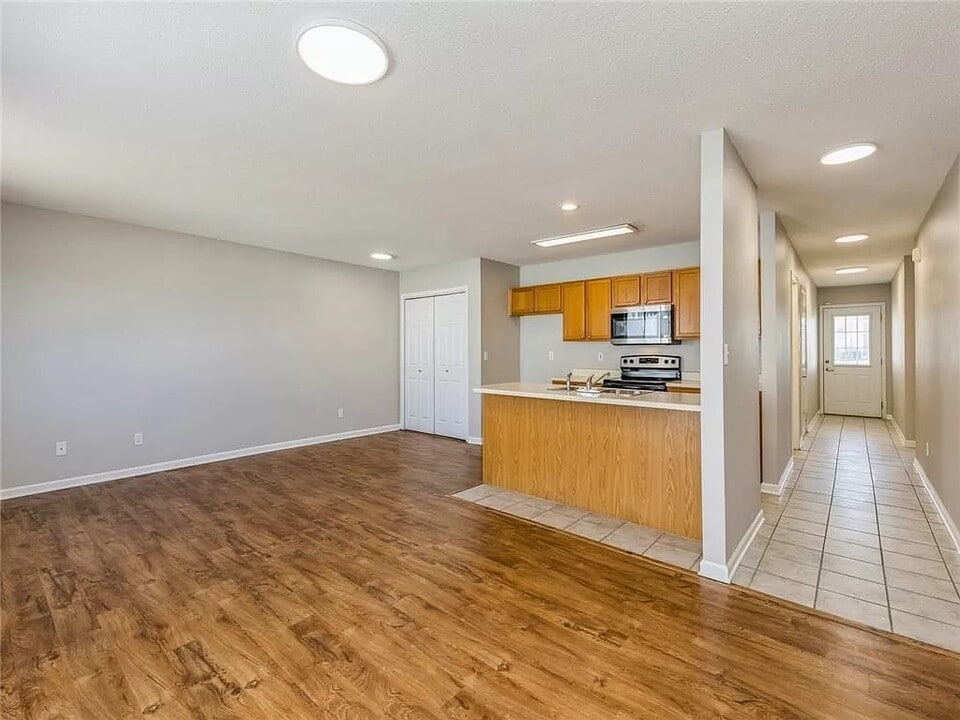 11 NE Sunrise Dr in Waukee, IA - Foto de edificio