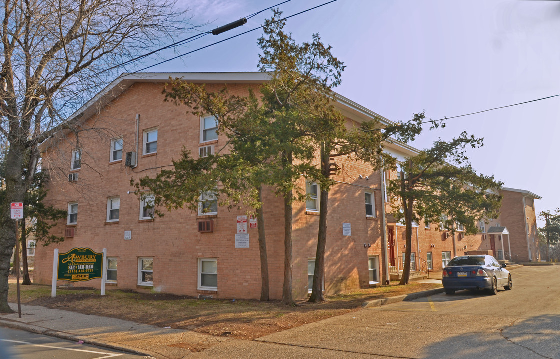 Awbury Manor Apartments in Philadelphia, PA - Building Photo