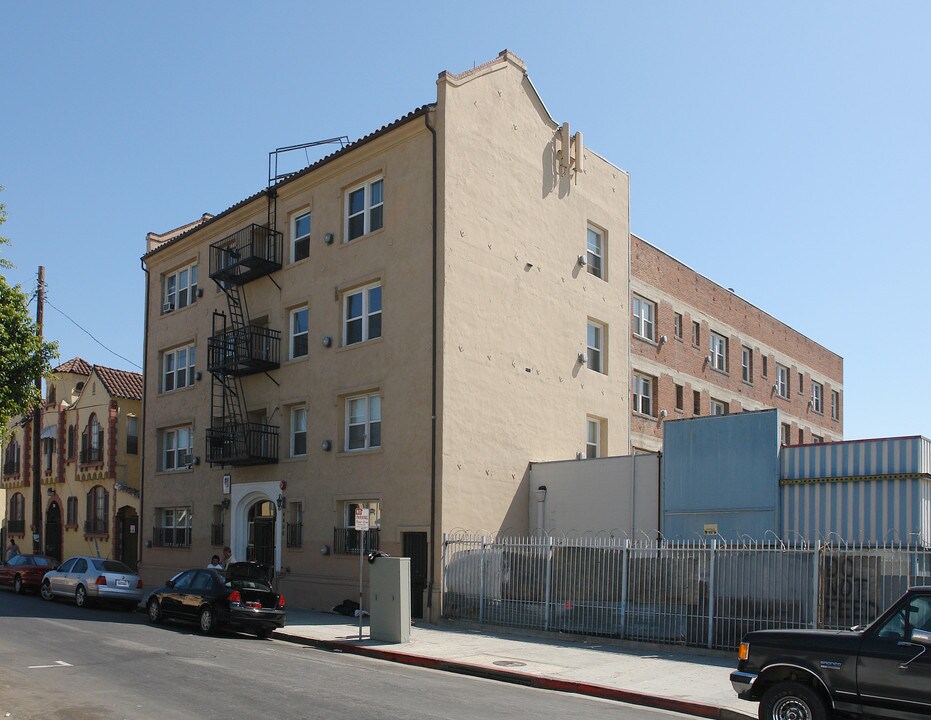 4456 Lockwood Ave in Los Angeles, CA - Foto de edificio