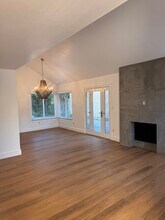 23940 Vía Rosa Linda in Santa Clarita, CA - Building Photo - Building Photo