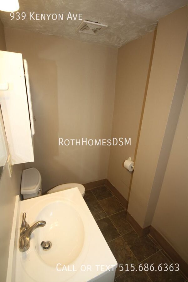 939 Kenyon Ave in Des Moines, IA - Building Photo - Building Photo