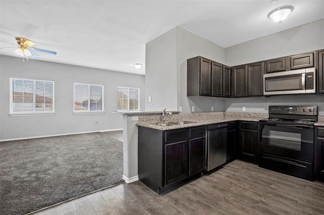 609 Meadow View Ct in Denton, TX - Building Photo - Building Photo