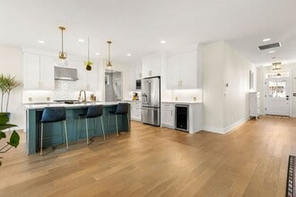 4090 NE 6th Ave in Portland, OR - Building Photo - Building Photo