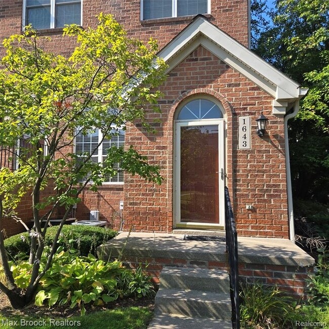 property at 1643 Campau Farms Cir