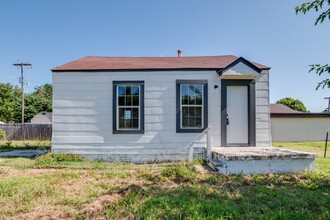 1509 E Rogers St in El Reno, OK - Building Photo - Building Photo