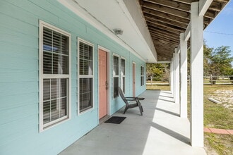 360 Island Rd in Harkers Island, NC - Building Photo - Building Photo