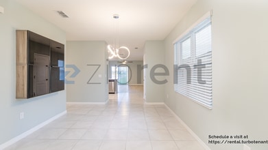 3945 Angola Ln in Sanford, FL - Foto de edificio - Building Photo