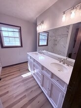 6686 Hythe St NW in Canton, OH - Building Photo - Building Photo