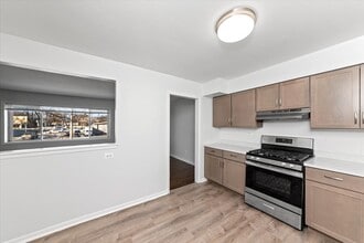 600 McKinley Ave in Mundelein, IL - Building Photo - Building Photo