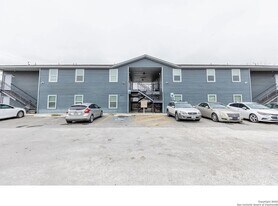 8111 Landing Ave in San Antonio, TX - Building Photo