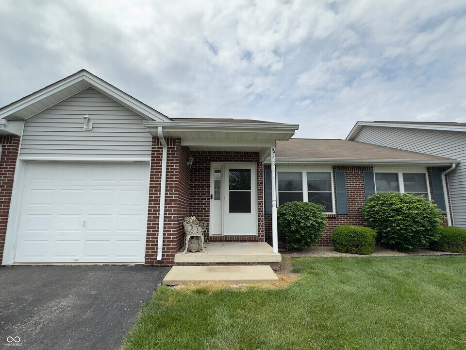 81 Benny Ln in North Vernon, IN - Building Photo