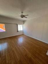 1101 Ocean Front Walk in Venice, CA - Foto de edificio - Building Photo