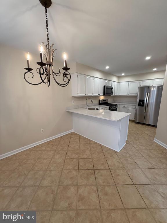 property at 13 Stanwyck Ct