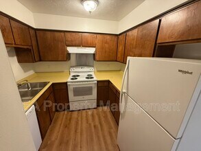 2516 Chelwood Park Blvd NE in Albuquerque, NM - Building Photo - Building Photo