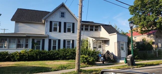 504 Mundy St in Watertown, NY - Building Photo - Building Photo