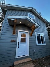 28 Kenworth Dr in St Catharines, ON - Building Photo - Building Photo