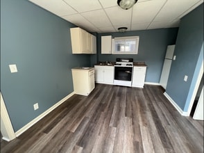 5118 Globe Ave, Unit 1 in Cincinnati, OH - Foto de edificio - Building Photo