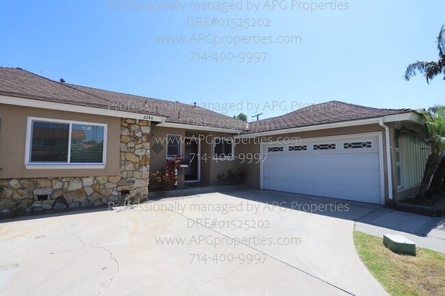 2240 E Romneya Dr in Anaheim, CA - Building Photo - Building Photo