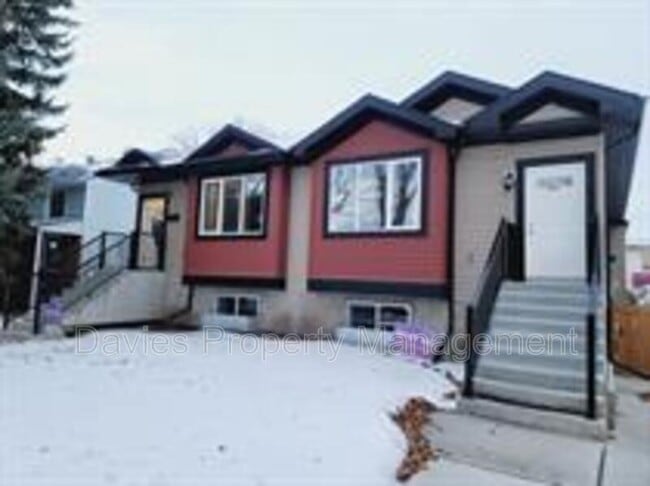 property at 11637-11125 125 St NW