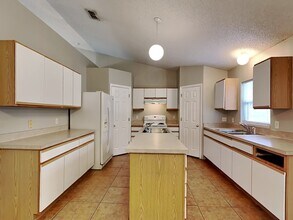 3221 Utah Dr in Deltona, FL - Building Photo - Building Photo