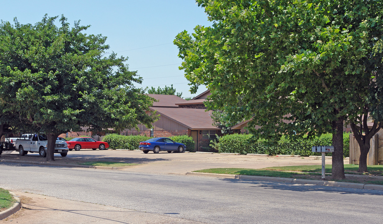 Springtime Apartments in Lubbock, TX - Building Photo