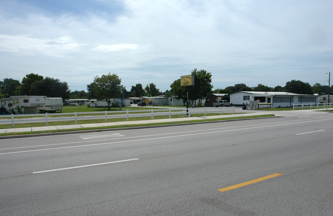 Lazy Dazy in Lakeland, FL - Foto de edificio