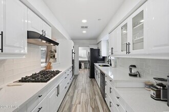 8614 E Jackrabbit Rd in Scottsdale, AZ - Building Photo - Building Photo