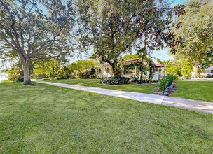 364 Navarre Dr in Miami Springs, FL - Building Photo - Building Photo