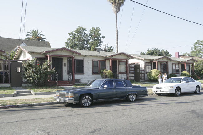 176 E 45th St in Los Angeles, CA - Building Photo - Building Photo