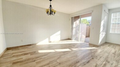 265 Las Brisas Cir in Weston, FL - Building Photo - Building Photo