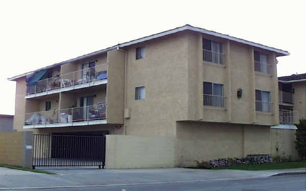 8142 Bishop Ave in Midway City, CA - Building Photo - Building Photo