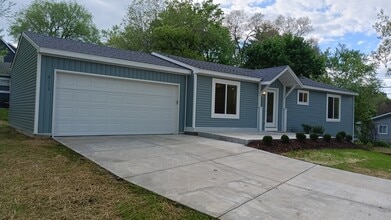6112 Andersonville Rd in Waterford Township, MI - Building Photo - Building Photo