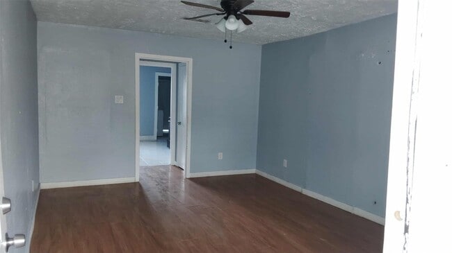 4806 Airport Blvd in Houston, TX - Building Photo - Building Photo