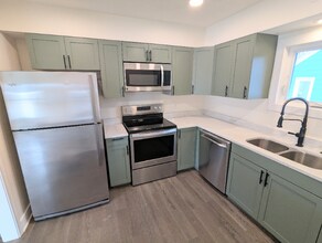 4248 Regent Ave N in Minneapolis, MN - Building Photo - Building Photo