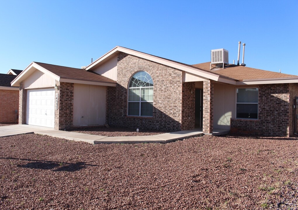 14537 Desierto Bello Ave in Horizon City, TX - Building Photo