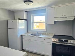 1279 Quinnipiac Ave, Unit 19 in New Haven, CT - Building Photo - Building Photo