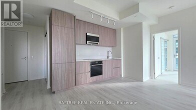 120 Broadway Ave in Toronto, ON - Building Photo - Building Photo