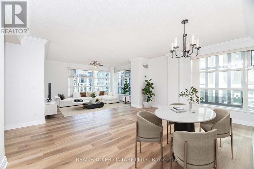 50 Lombard St in Toronto, ON - Building Photo