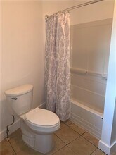 692 East Ave in Warwick, RI - Building Photo - Building Photo