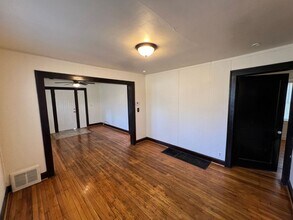 3214 E 60th St in Kansas City, MO - Building Photo - Building Photo