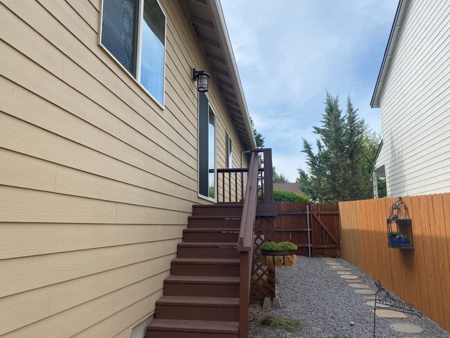 property at 380 SE Soft Tail Loop
