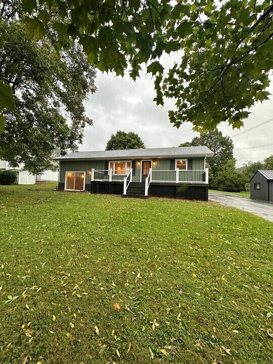 176 New York St in Bristol, VA - Building Photo