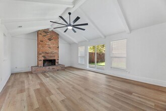 4351 Altamesa Blvd in Fort Worth, TX - Building Photo - Building Photo