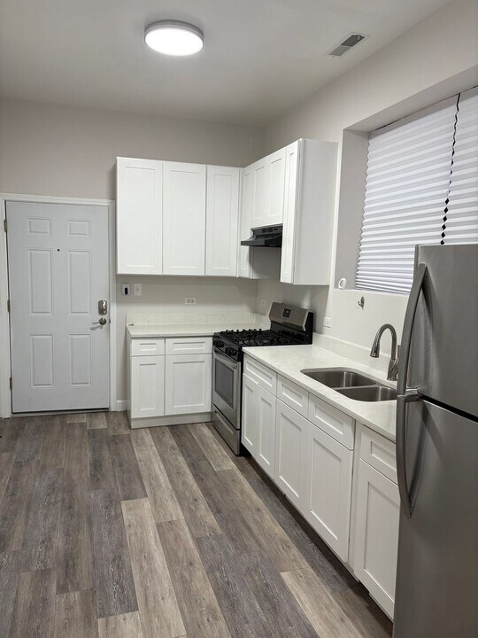 1434 W Flournoy St in Chicago, IL - Building Photo