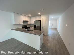 2843 Ruby Crossing in San Antonio, TX - Building Photo - Building Photo